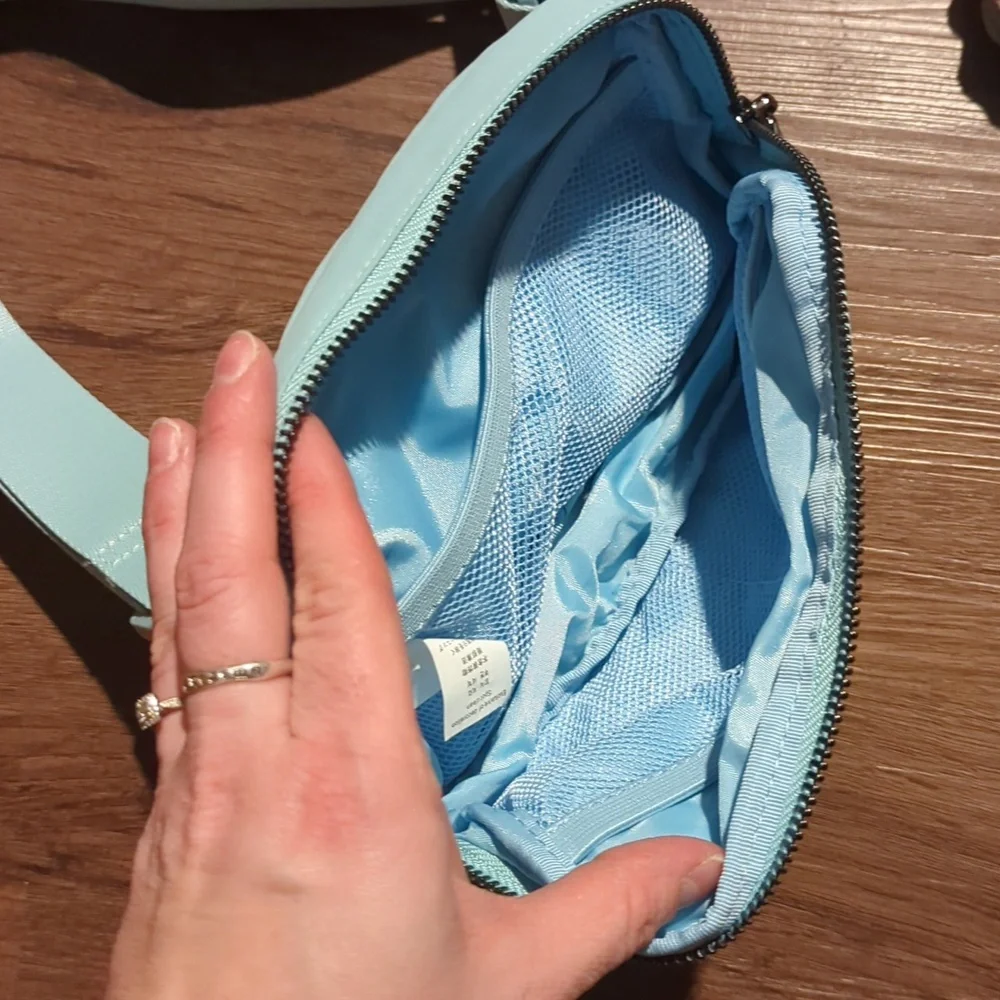 Purses - Picture 3 of 13